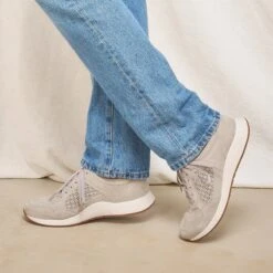 Dansko Catie Grey Suede -Modern Step Wear Store Catie Grey PDP 2 2400x2400 26c9d1b7 1fe1 4b4a 8ee1 6c0ff2d632e9