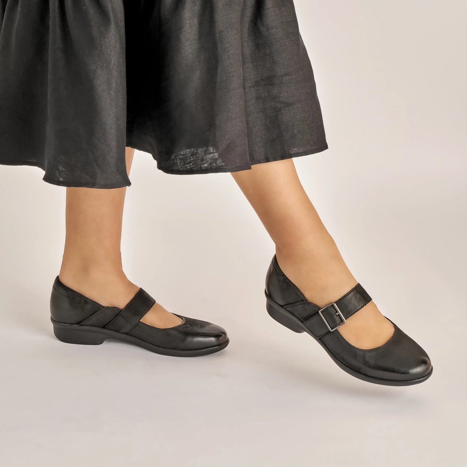 Dansko Collette Black Burnished Nubuck 4 Dansko Collette Black Burnished Nubuck - Image 2