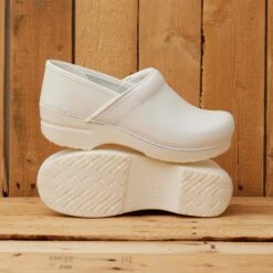 Dansko Professional White Box -Modern Step Wear Store HeritagePDPProWhite3 0070a2d2 52ab 404d 8e58 b6580f2f5286