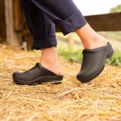 Dansko Sonja Black Oiled -Modern Step Wear Store HeritagePDPSonjaBlackOiled2 6e1c1bab 60f6 422a 8fd4 545a14b459d0