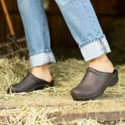 Dansko Sonja Antique Brown/Black -Modern Step Wear Store HeritagePDPSonjabrown2 a5332d82 4448 4dd5 bb43 c677bc482d88