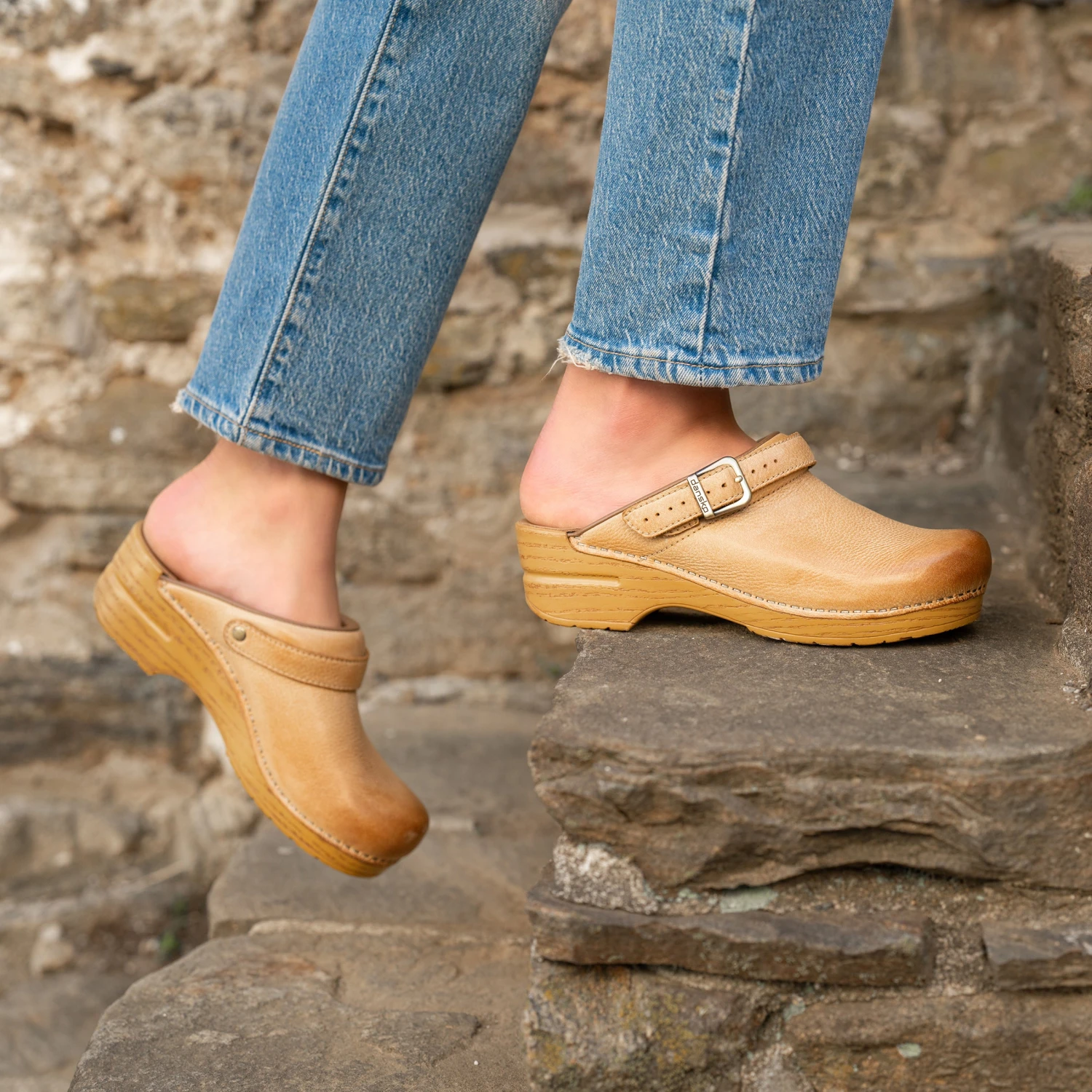 Dansko Ingrid Honey Distressed 4 Dansko Ingrid Honey Distressed - Image 2