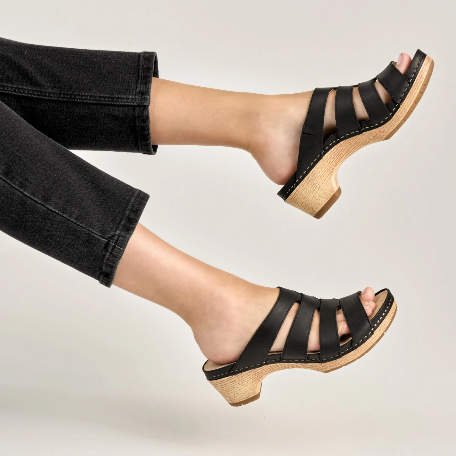 Dansko Lyndi Black Oiled Pull Up 8 Dansko Lyndi Black Oiled Pull Up - Image 6