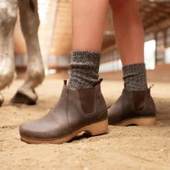 Becka Brown Oiled Pull Up -Modern Step Wear Store PDP Barnes Becka Brown 0007 Sept23