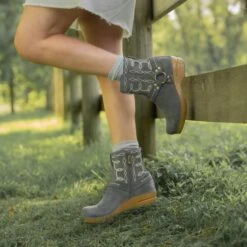 Dansko Shiloh Dusty Blue Nubuck -Modern Step Wear Store Shiloh PDP 2 2400x2400 2e8fd236 dff4 4dad 9a45 fbe1cac9ebb5